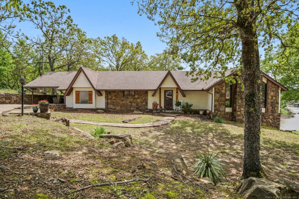 Lake Eufaula Homes for Sale in OK Porches & Pastures