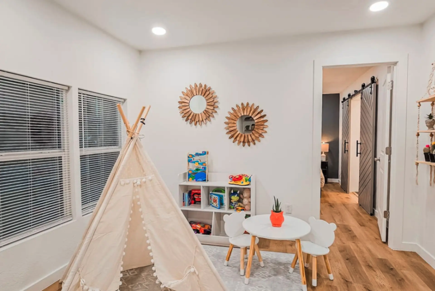 Duchess Den Kids Room